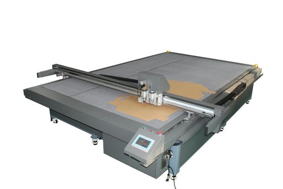 große Kastenbeispiel-Schneidemaschine für Kartonkasten, gewölbten Kasten, Pappe-boxe mit oszillierendem Messer und faltendes Rad