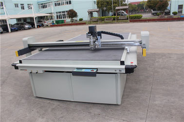 Flachbett-Digital-Matten-Schneidemaschine, CNC-Ausschnitt-Ausrüstung anschließbare CAD-Software